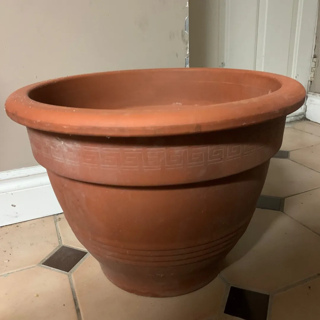Large Terracotta Pot photo 1
