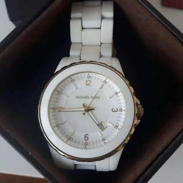 Michael Kors White And Gold Watch photo 1