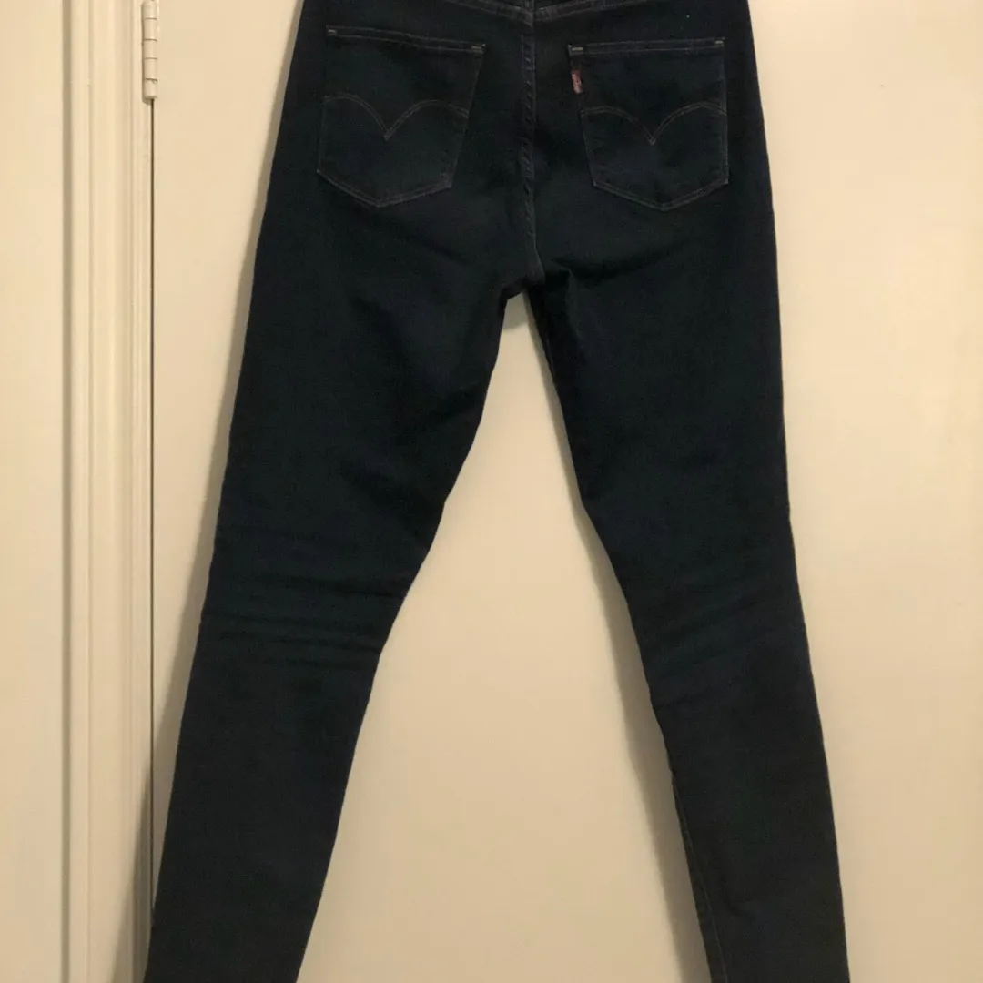 Levi’s Dark Blue Skinny Jeans – Size 28x30 photo 3