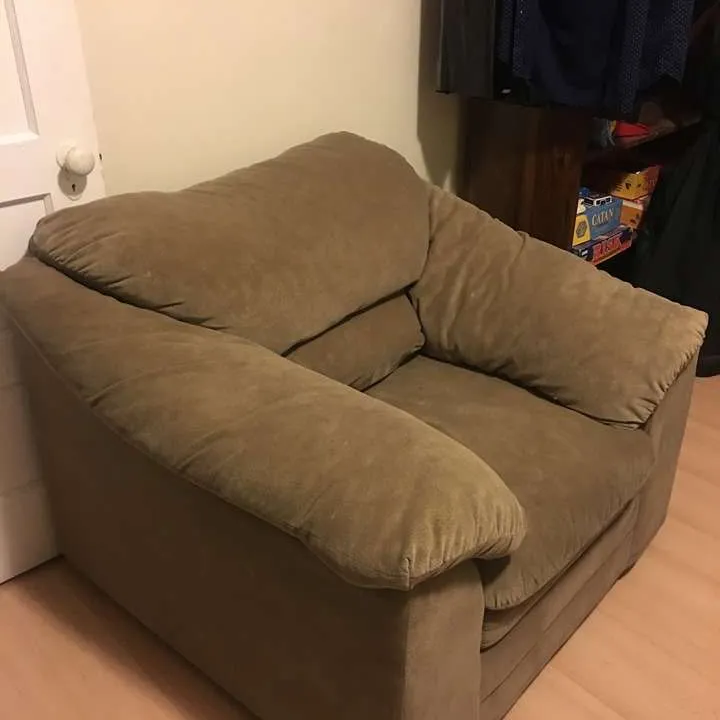 Comfy Brown Chair for Cheap! photo 1