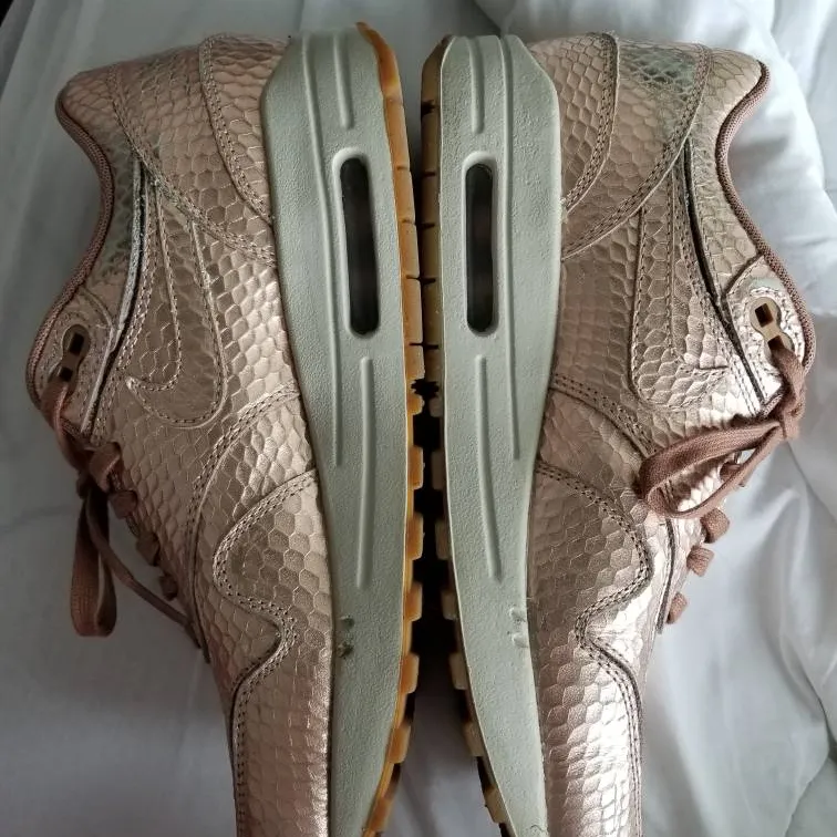 Nike Air Max 1 Rose Gold Size7 photo 3