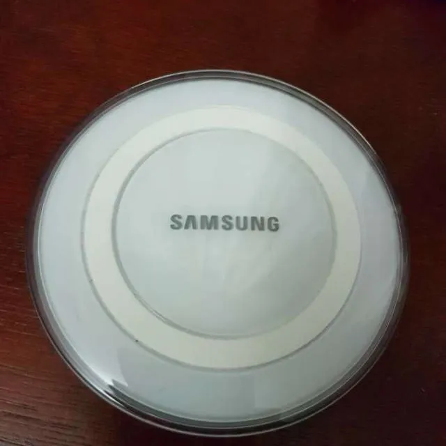 Samsung Wireless Charger photo 1