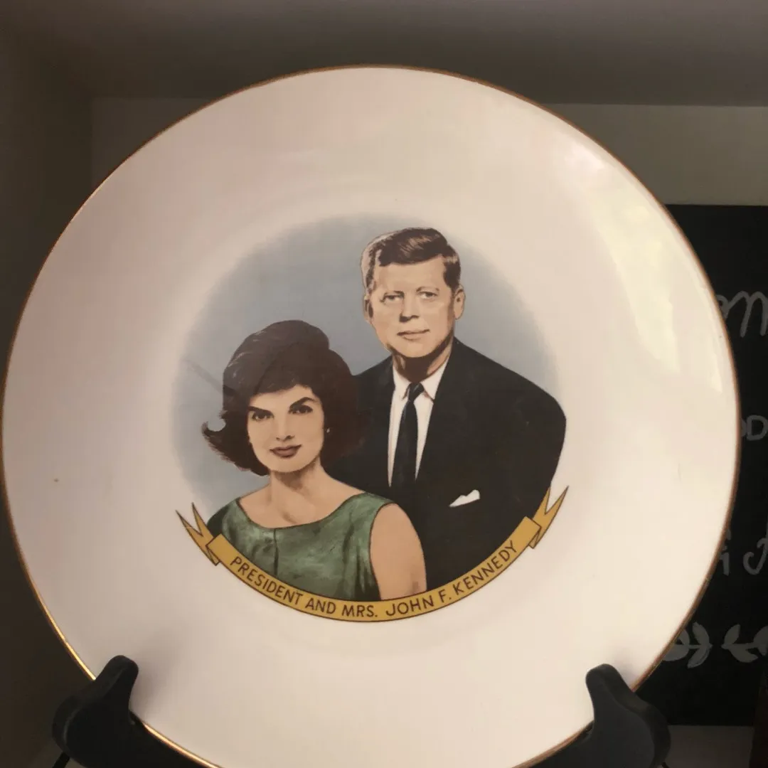 JFK And Jackie Collectible Plate photo 1
