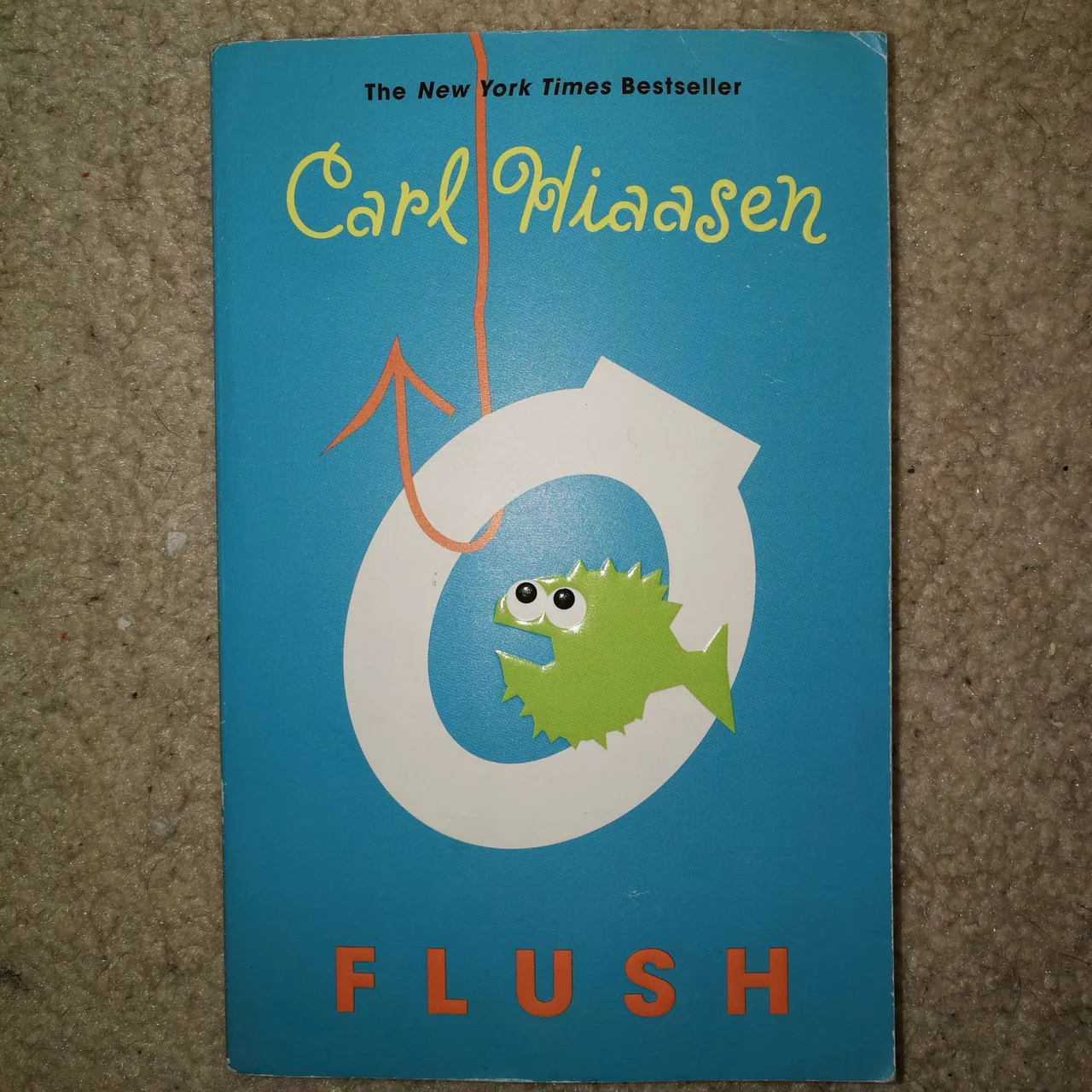 Flush, novel by Car Hiaasen. Book, The New York Times Bestseller photo 1