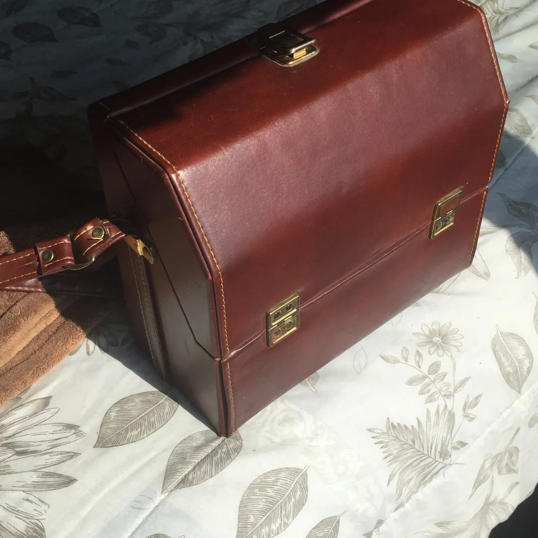 Vintage Leather Camera Carrying Case photo 1