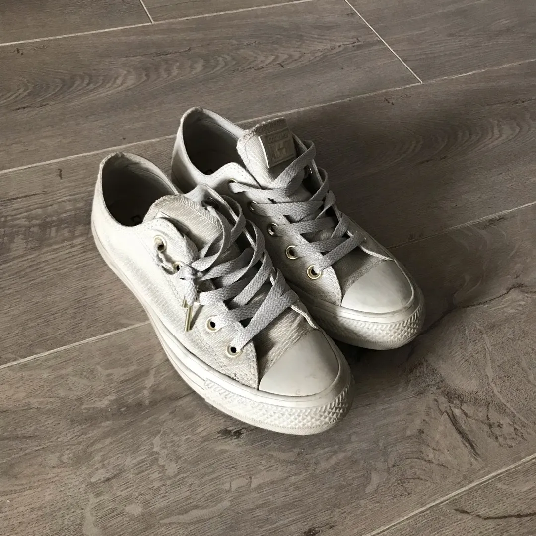 Women’s grey Converse, Special 2018 Addition photo 1
