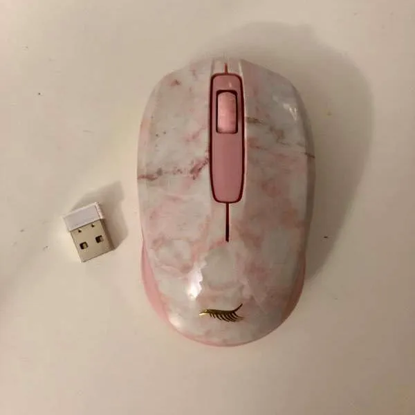 Pink wireless mouse photo 1