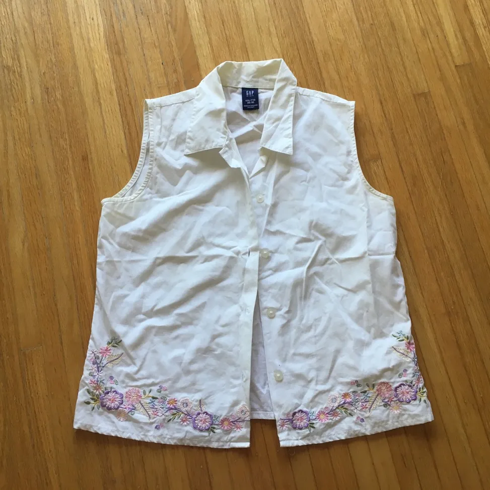 Embroidered blouse photo 3