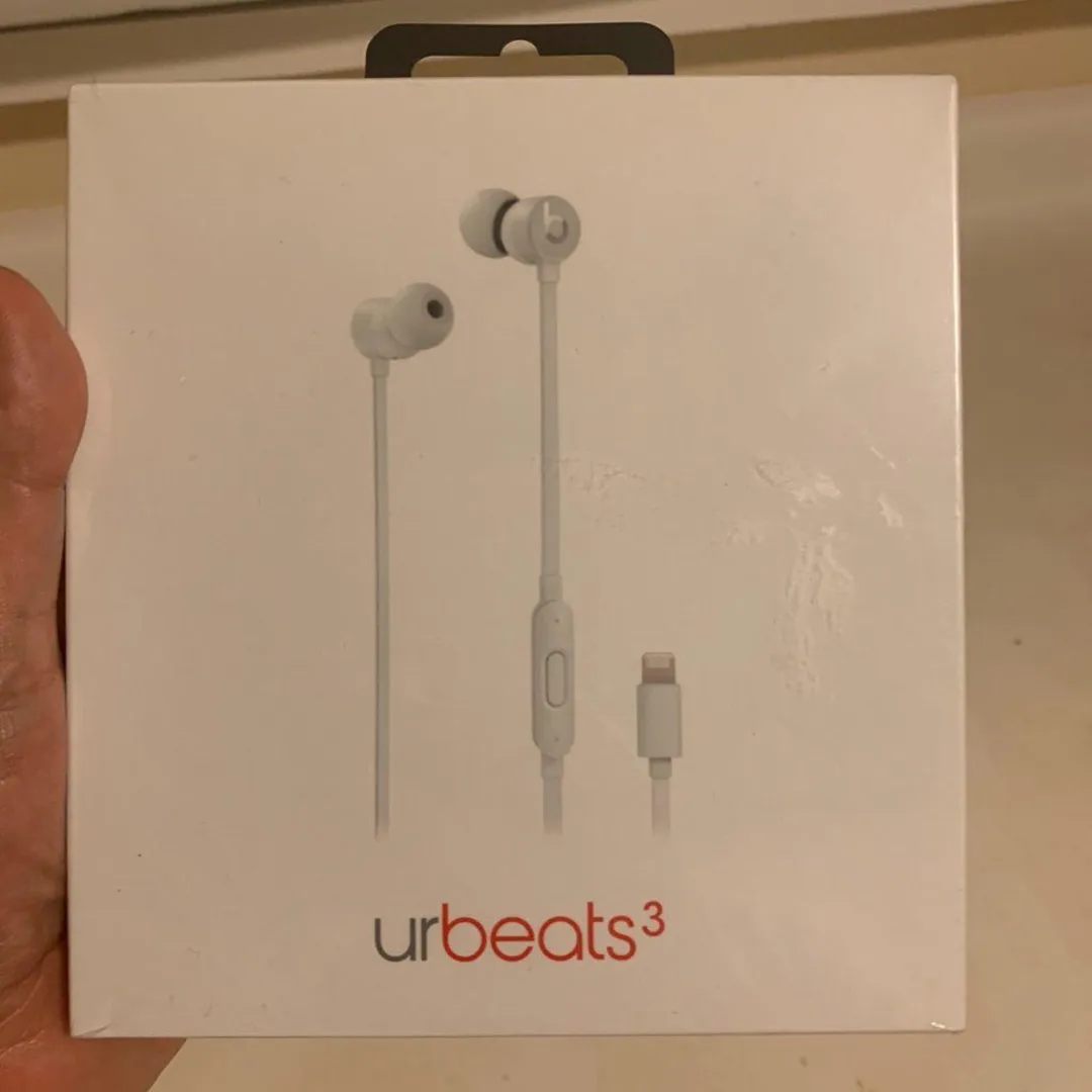 BNIB Beats Headphones From 🍎 Store photo 1
