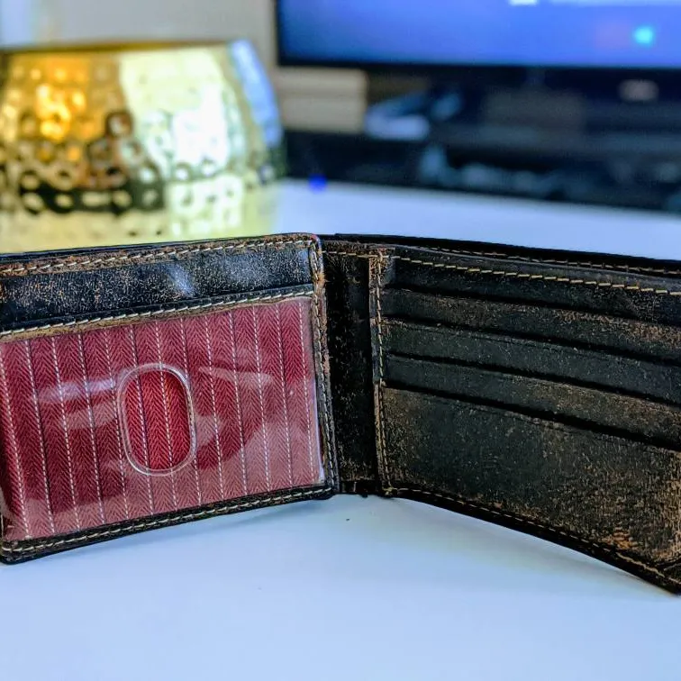 Fossil Wallet (Leather) photo 1