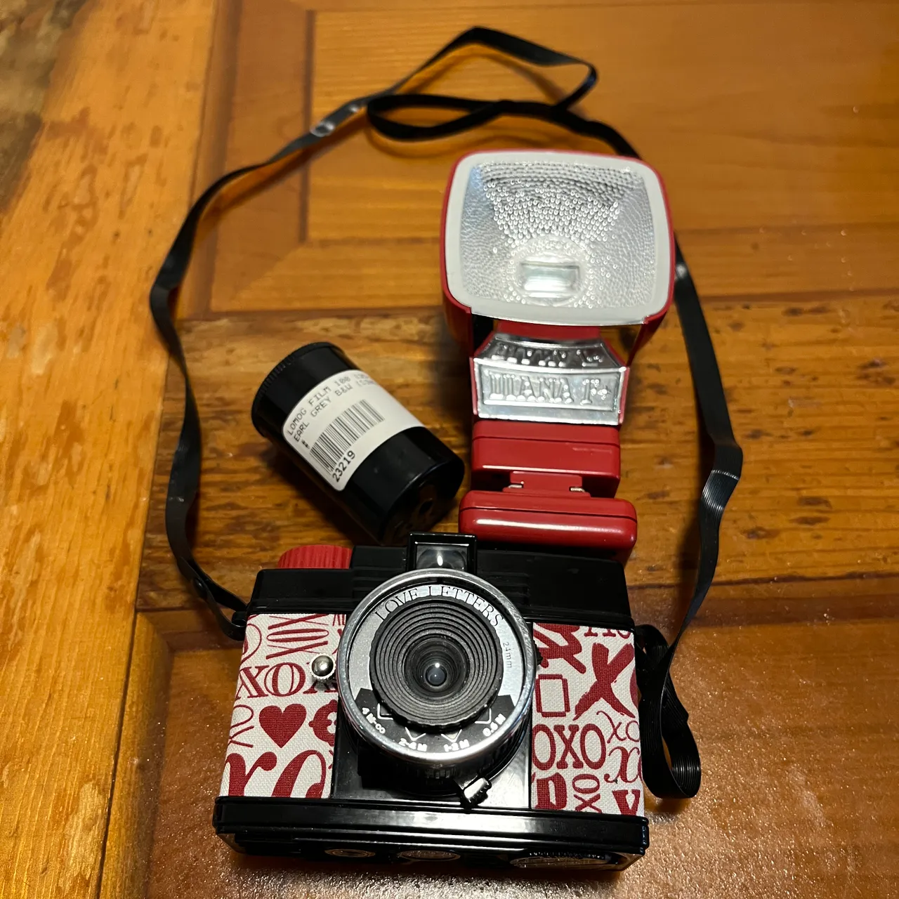 Lomography Diana F+ Medium Camera (Love Letters), with Adapters photo 7