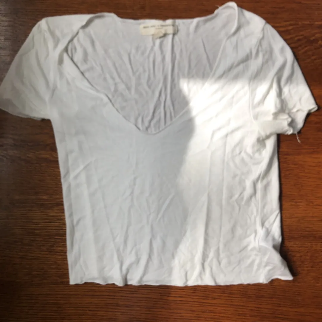 Urban Outfitters White Tshirt S photo 1