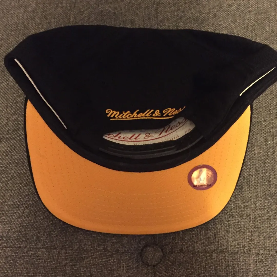BNWT Mitchell & Ness Los Angeles Lakers Hat/Cap! photo 3