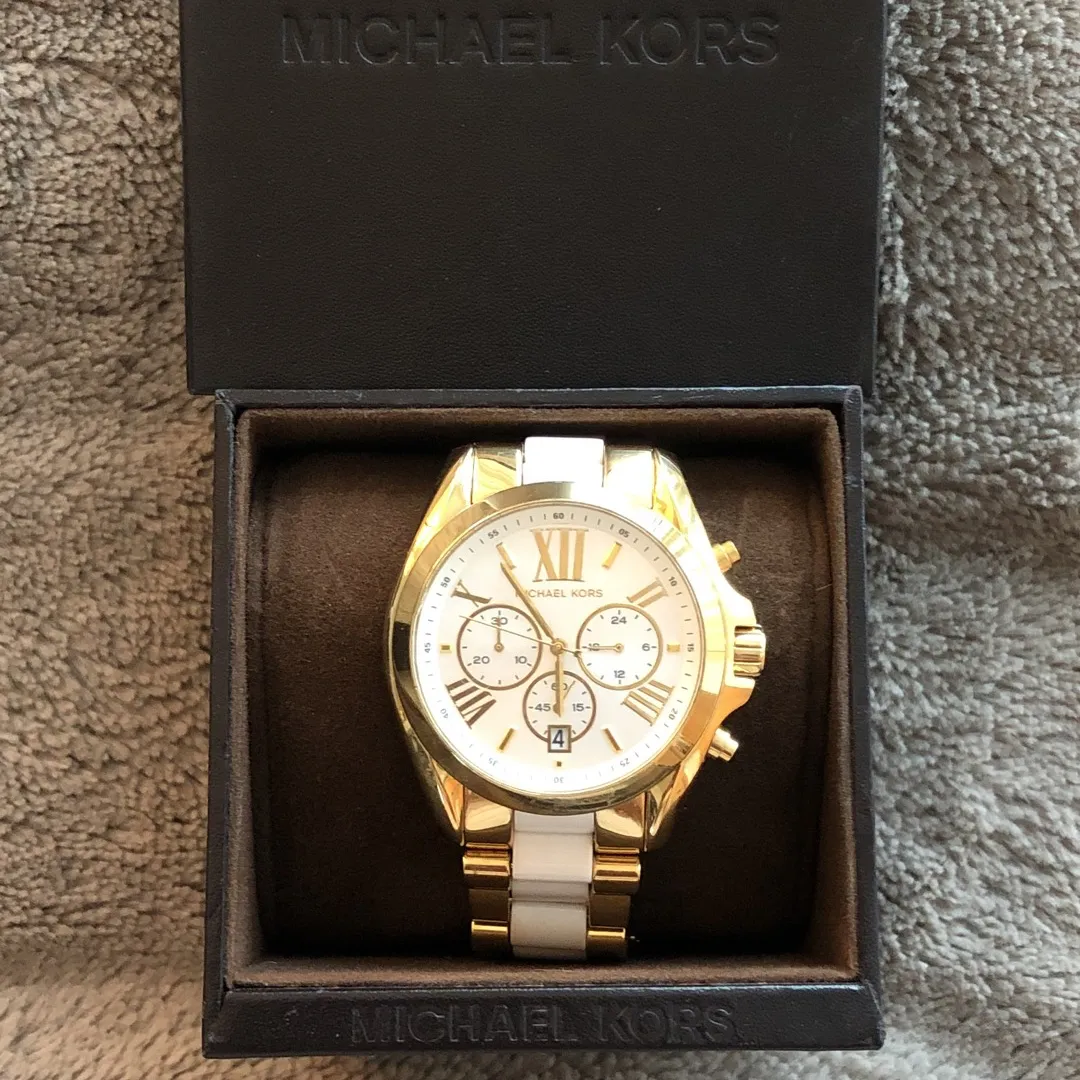 Michael Kors Gold / White Watch photo 1