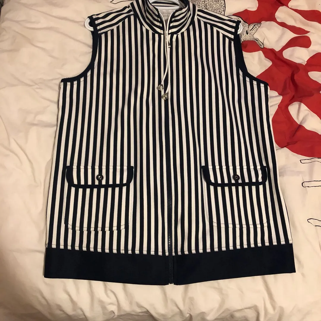 Striped Vest Size M-L photo 1