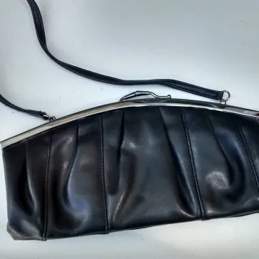 Small black purse photo 1