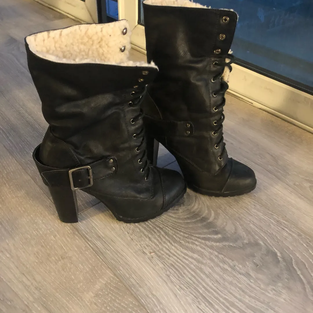 Women’s Winter Heel boots Size 5.5 photo 1