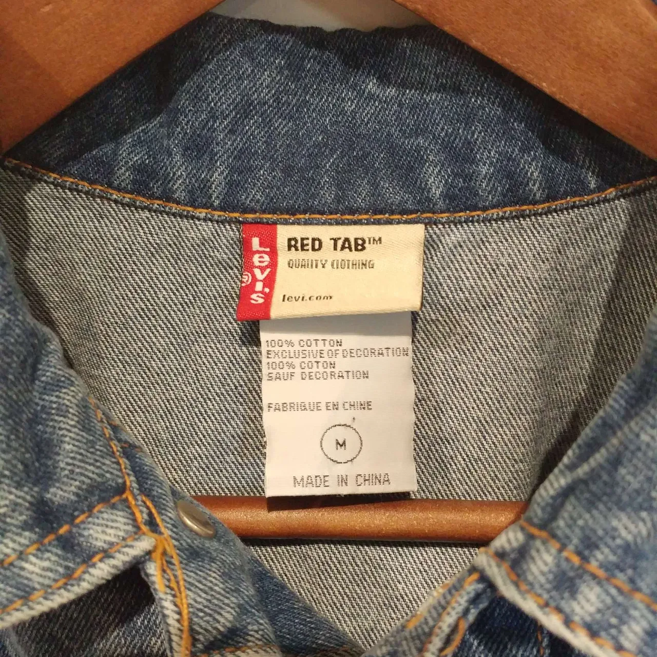 Levis red tab Jean (denim) jacket - M photo 4
