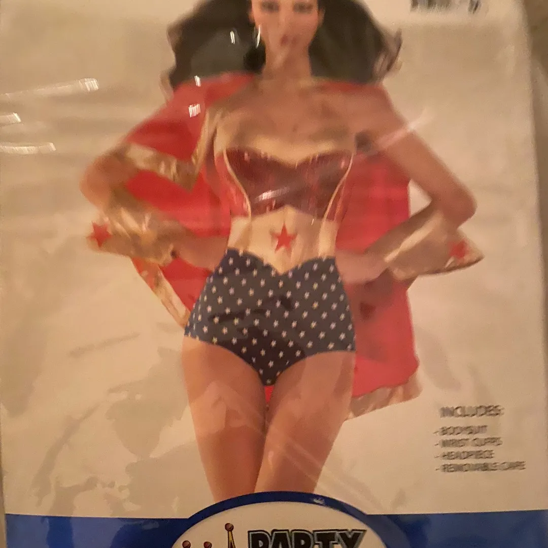 Wonder Woman Costume photo 1