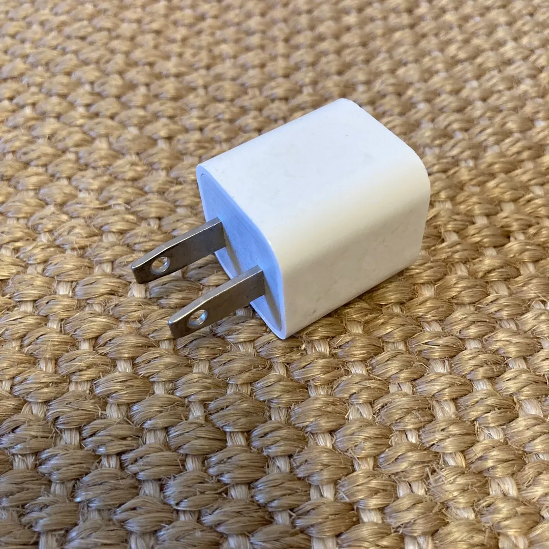 USB charger photo 1
