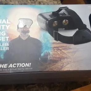 Virtual Reality Headset And Controller photo 1