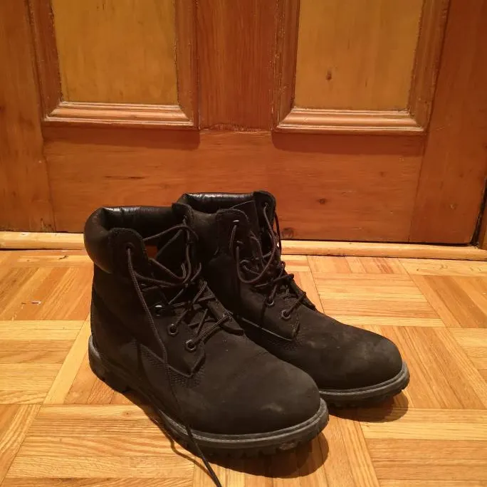 Leather Black Timberlands women's Size 9M photo 1