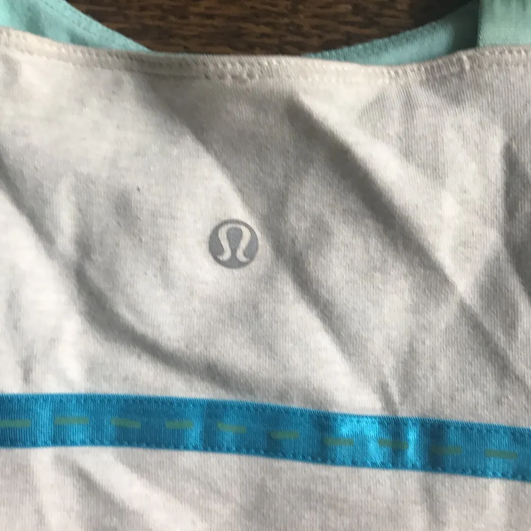 Lululemon Work Out Top. Xs photo 4