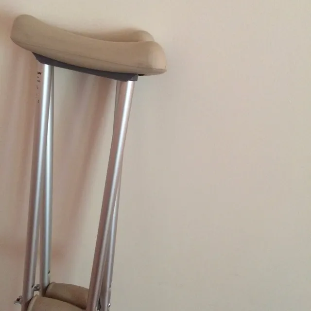 crutches – delivery available photo 1