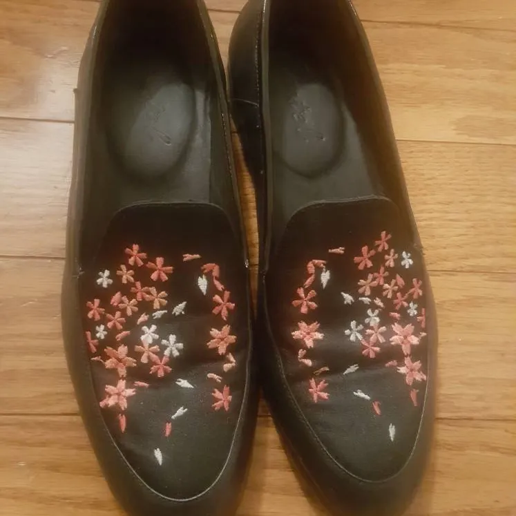 Embroidered loafers womens size 7 photo 3