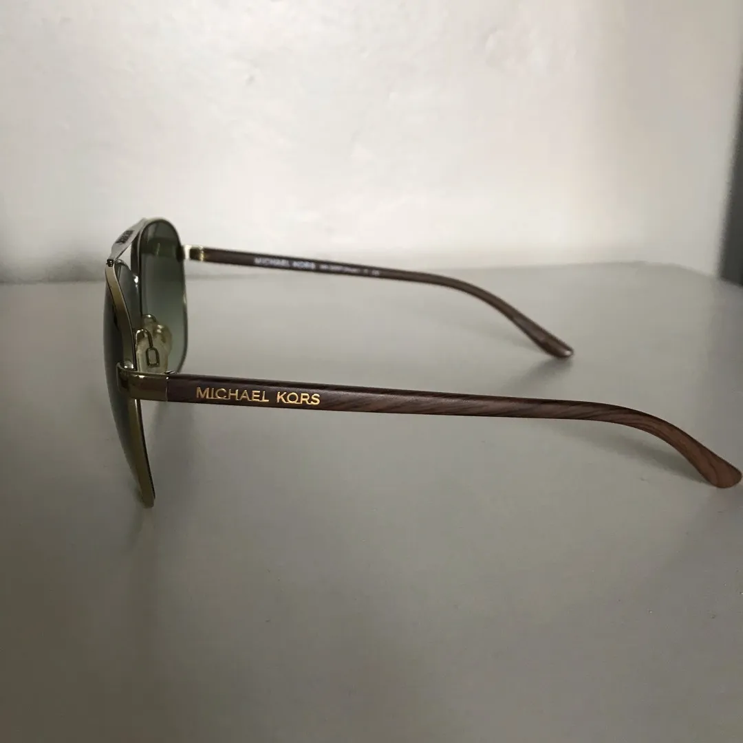 Michael Kors Sunglasses. photo 3