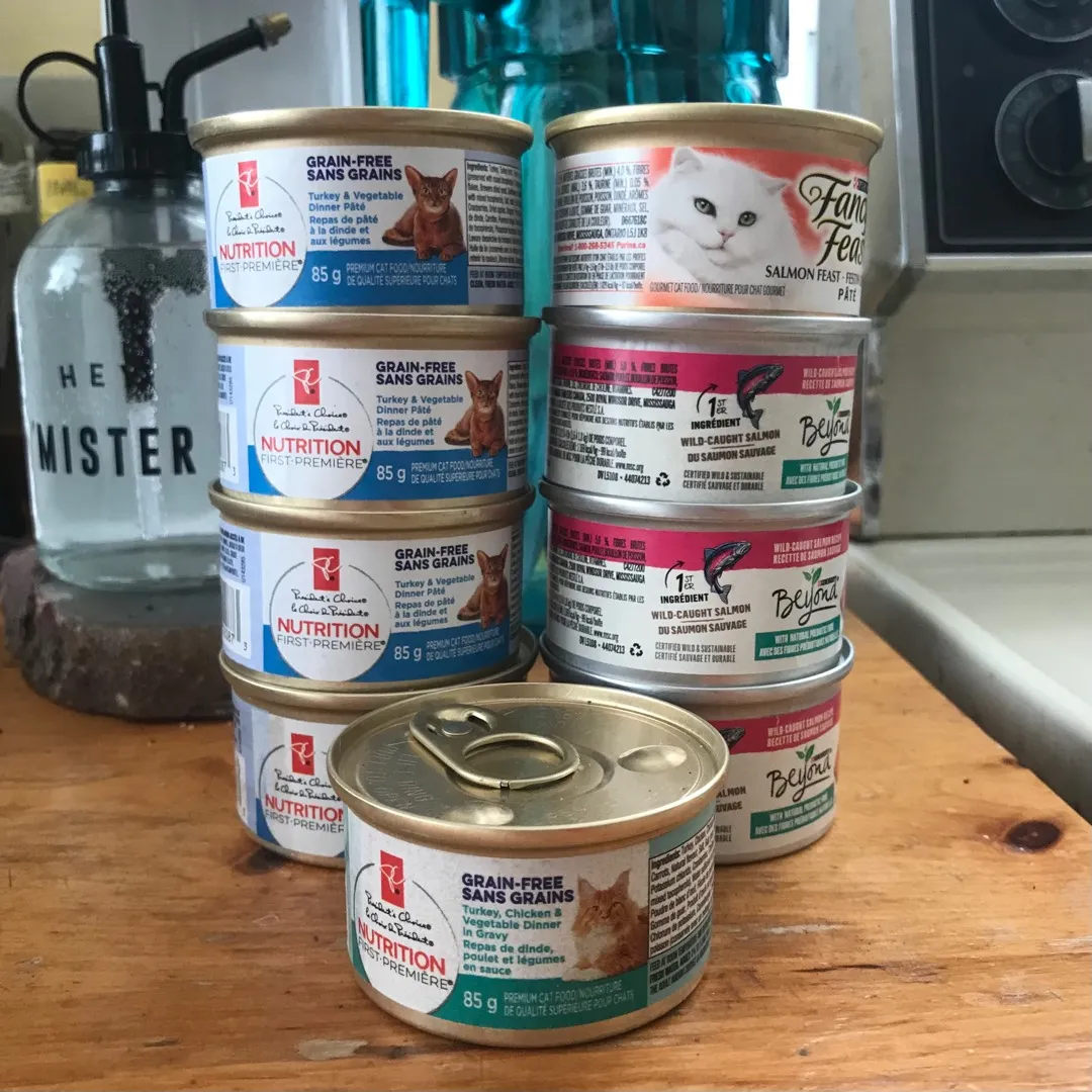 Mixed Collection Of Unexpired Cat Food photo 1