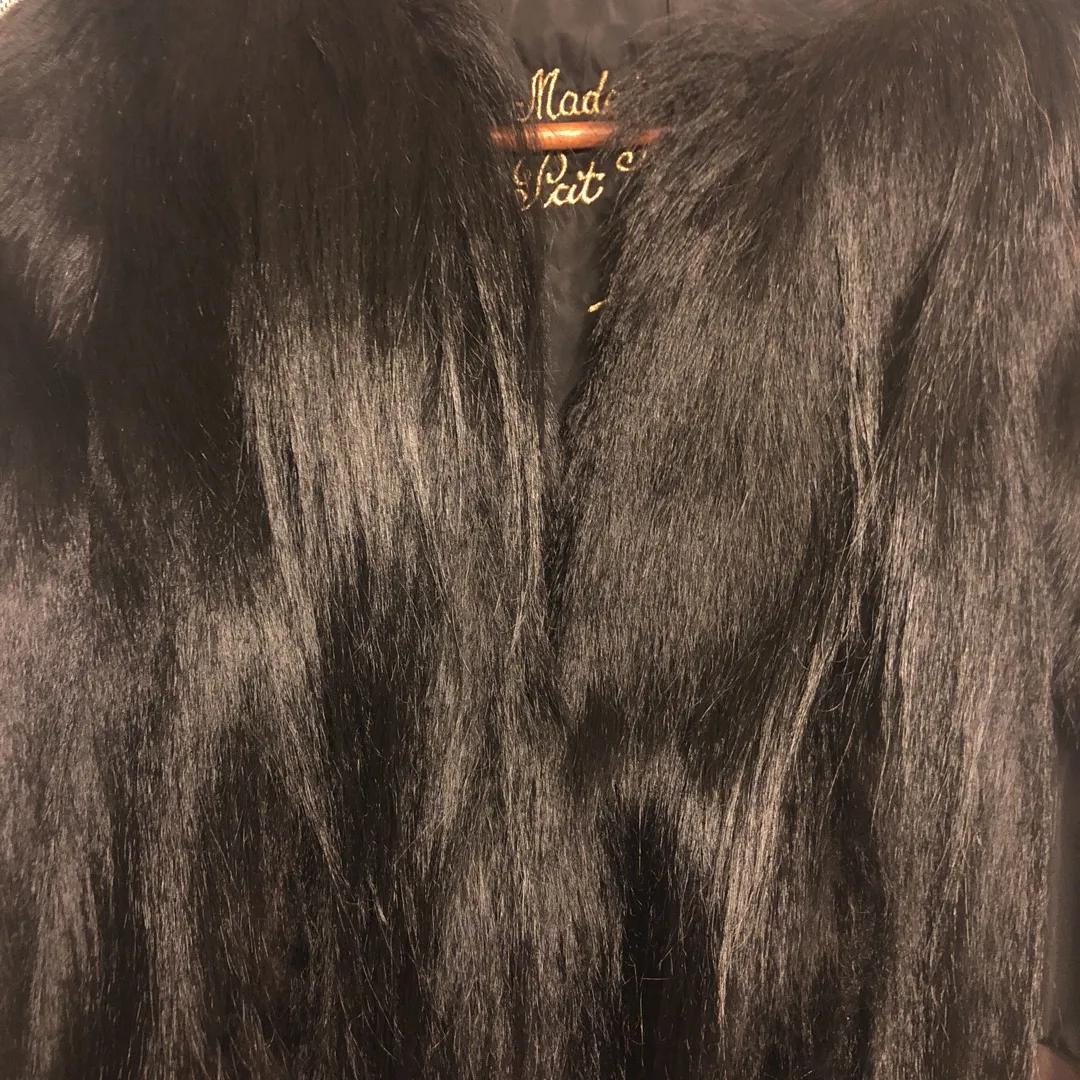 Vintage Gorilla And Fox Fur Vest photo 4