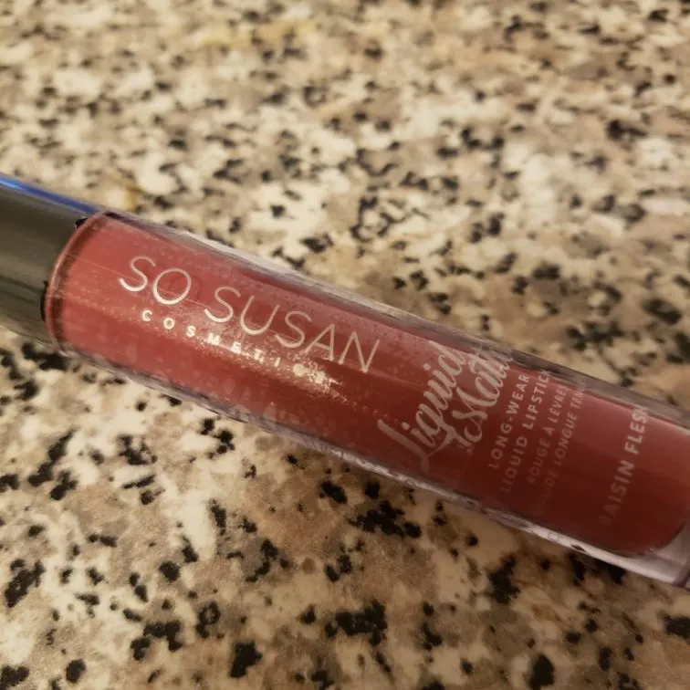 Sealed Liquid Lipstick photo 1