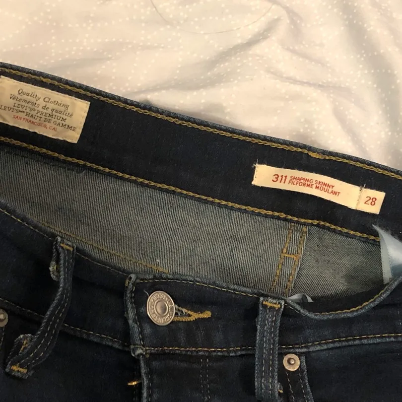 Levi’s Dark Blue Skinny Jeans – Size 28x30 photo 4