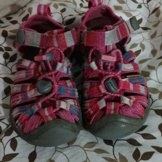 Keen Sandals  Size 8 For Girls photo 1