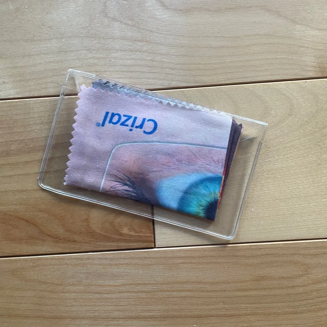 Free Glass Cleaning Cloth photo 1