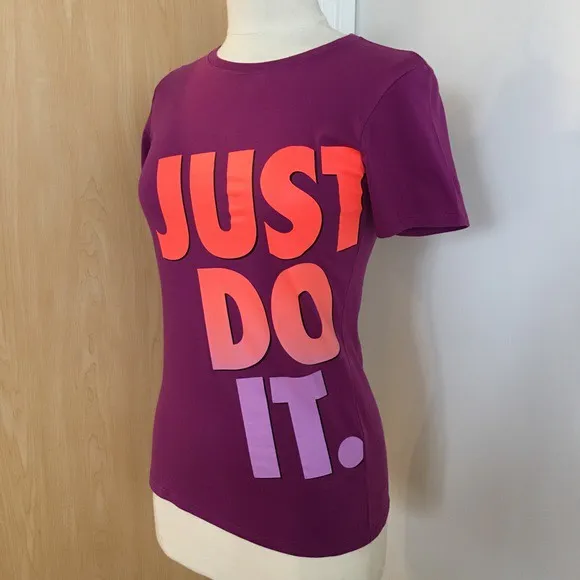 Just Do It Nike Women’s Large Shirt photo 1