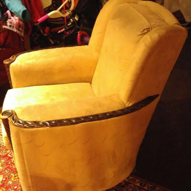 Well Loved Bug-Free Vintage Chair photo 1