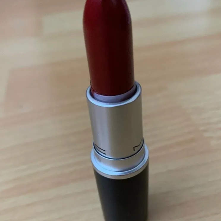 MAC Creamsheen Lipstick photo 4