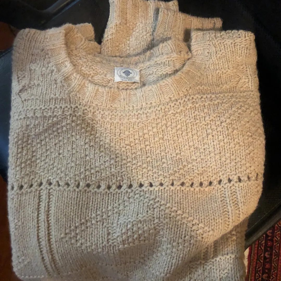 18 East Wool Sweater photo 1