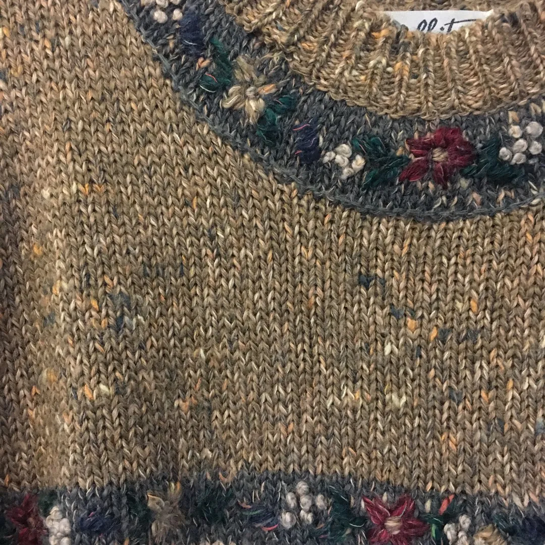 Cosy Vintage Sweater photo 5