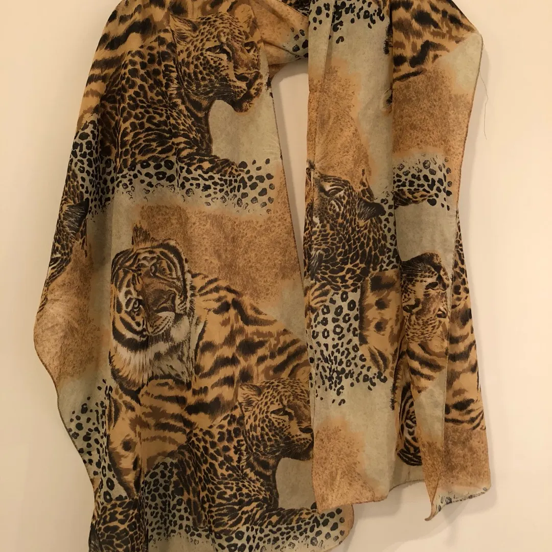 vintage scarf - leopard / tiger / safari print photo 1