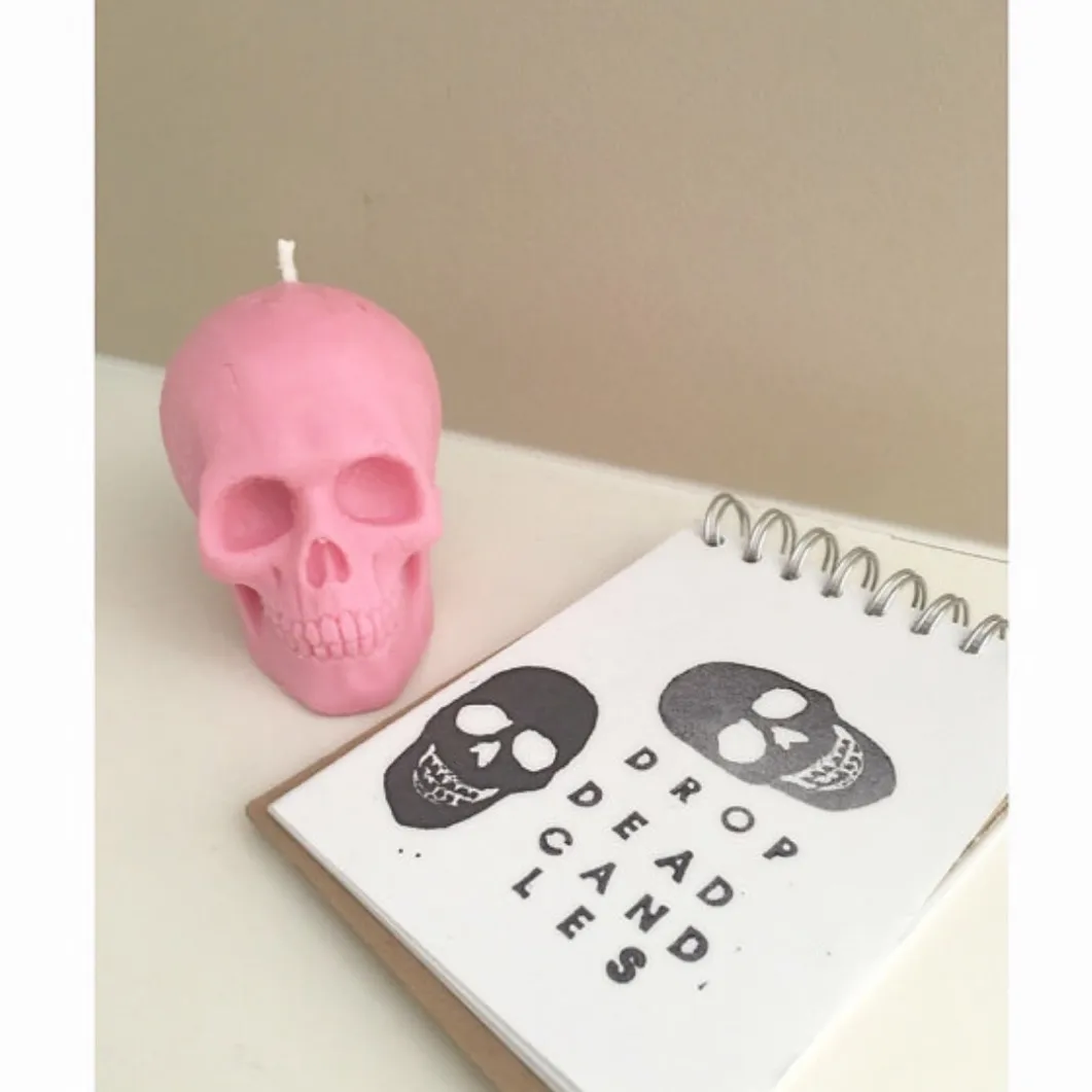 Small Skull Candle photo 1