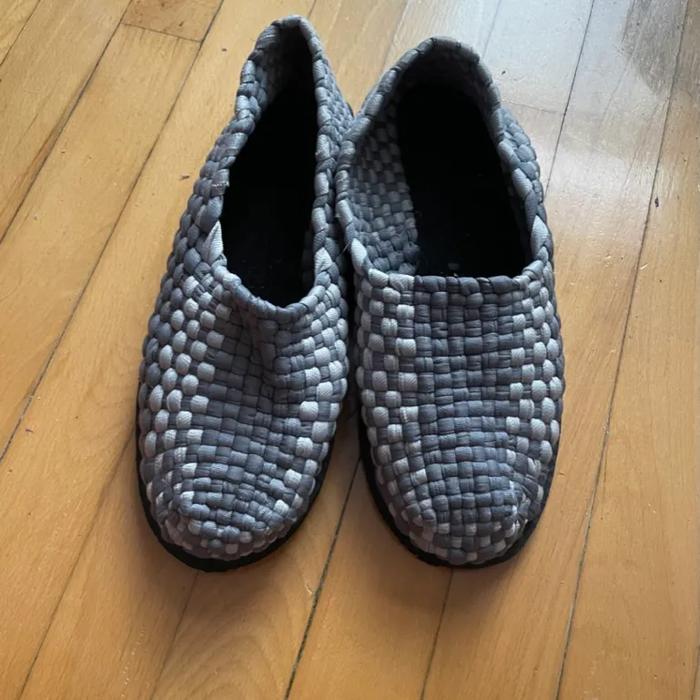Woven slippers photo 2