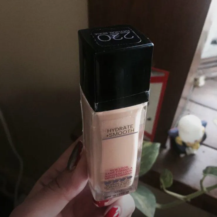Maybelline Fit Me Foundation 220 photo 1