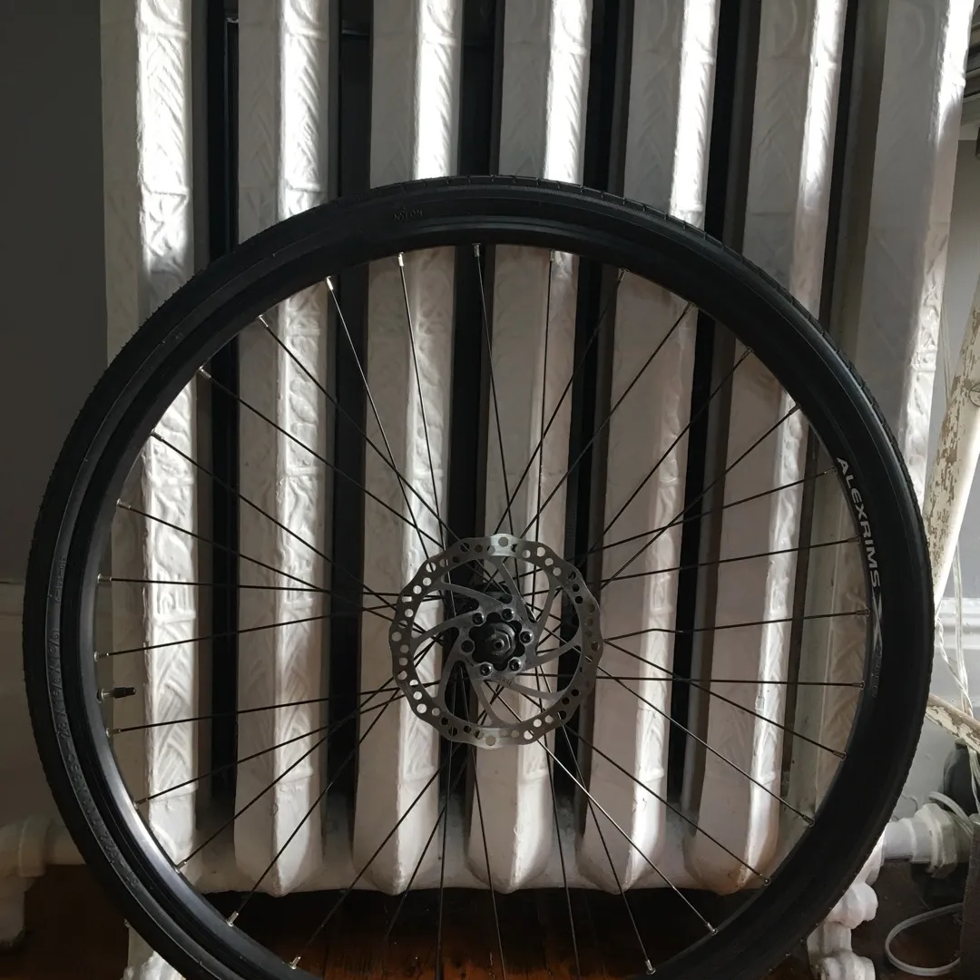 MEC Single Bike Wheel 700 X 35mm - like new photo 1