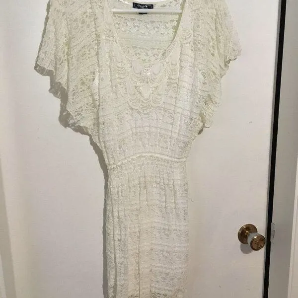 Size small White Lacey dress photo 1