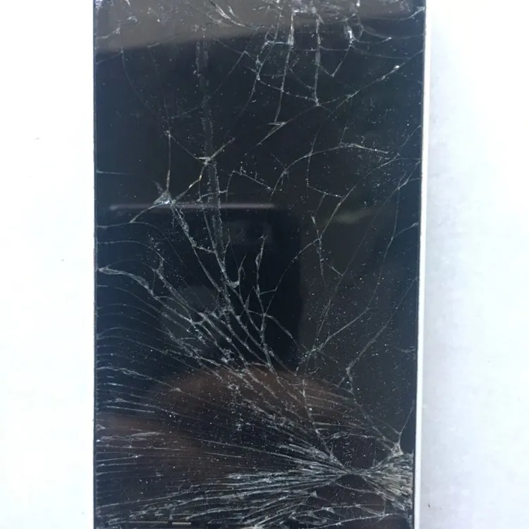 Smashed iPhone photo 1