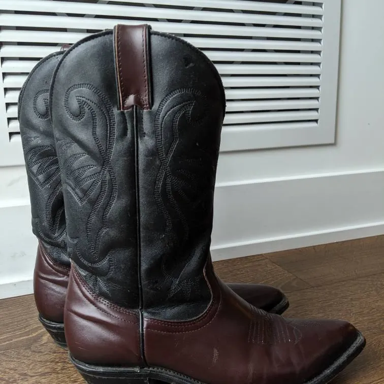 Gorgoues Leather Cowboy Boots 8.5 Womens photo 3