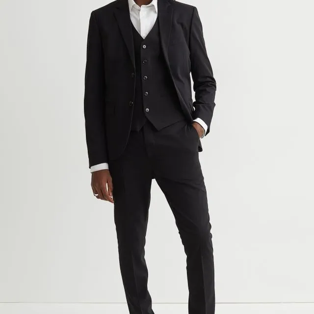 Slim Fit Black Suit (3 Piece) photo 1